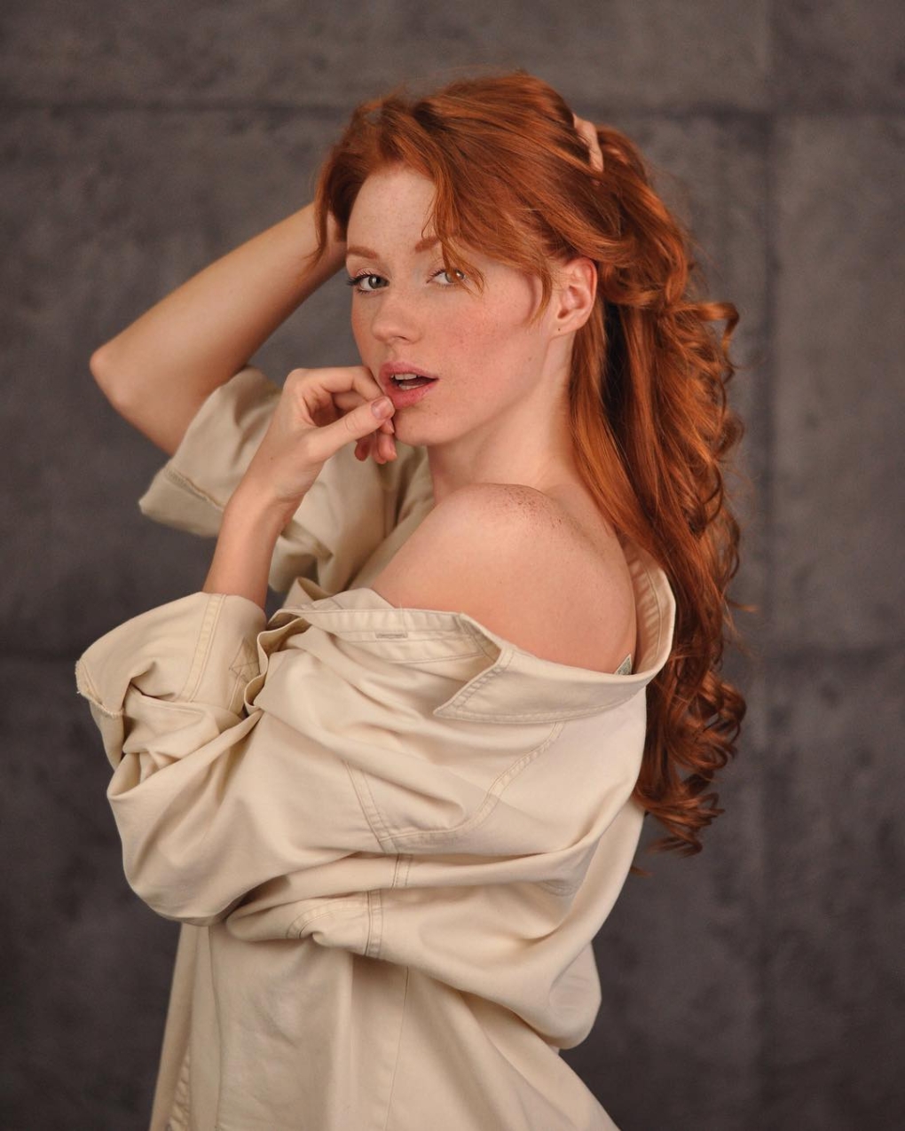 Алина Коваленко в купальнике