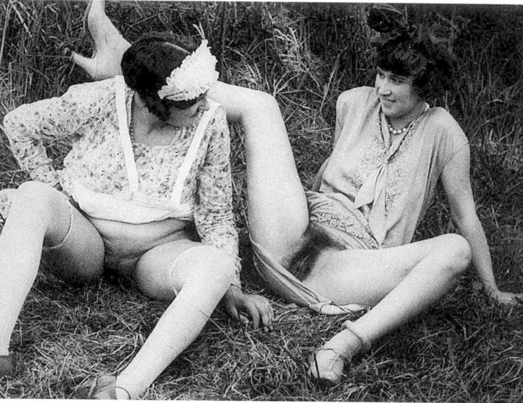 Старые голые женщины ретро