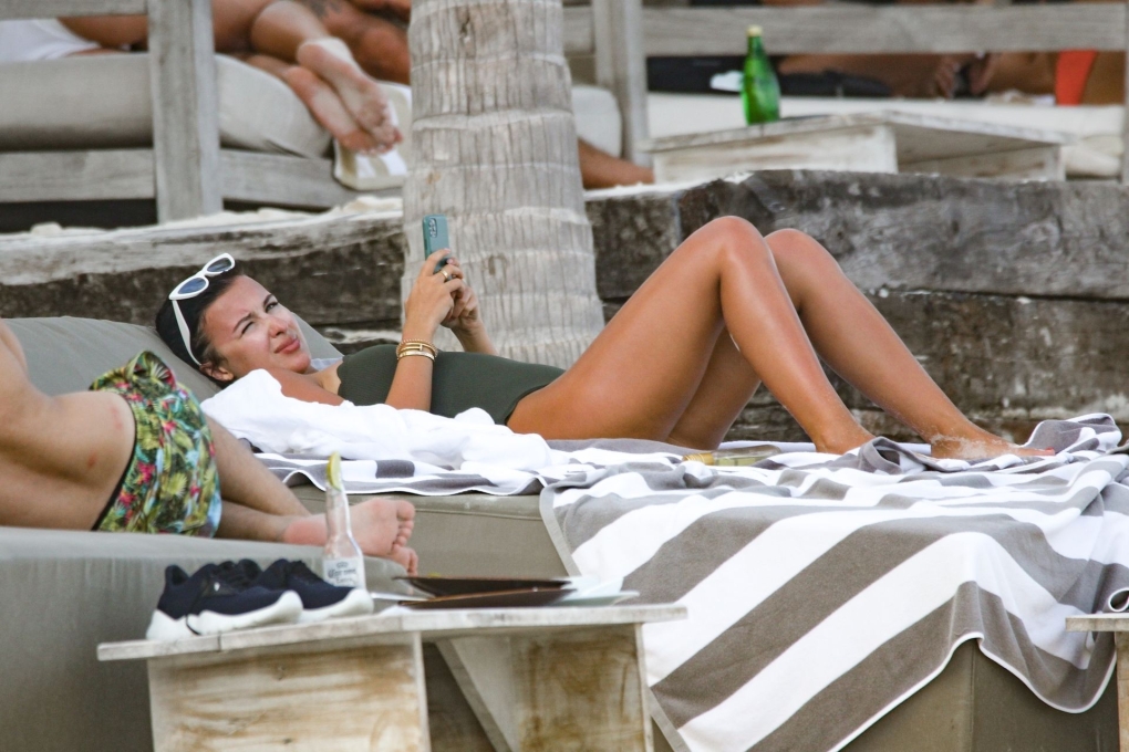 Софья Никитчук в купальнике