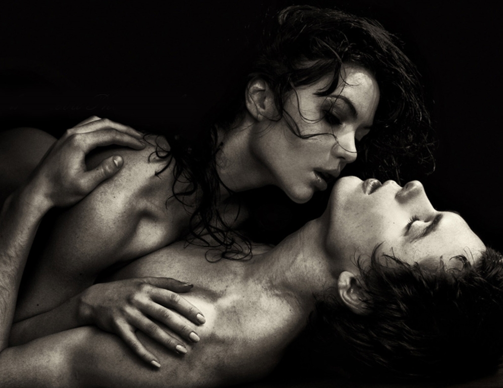 Двое любовь страсть